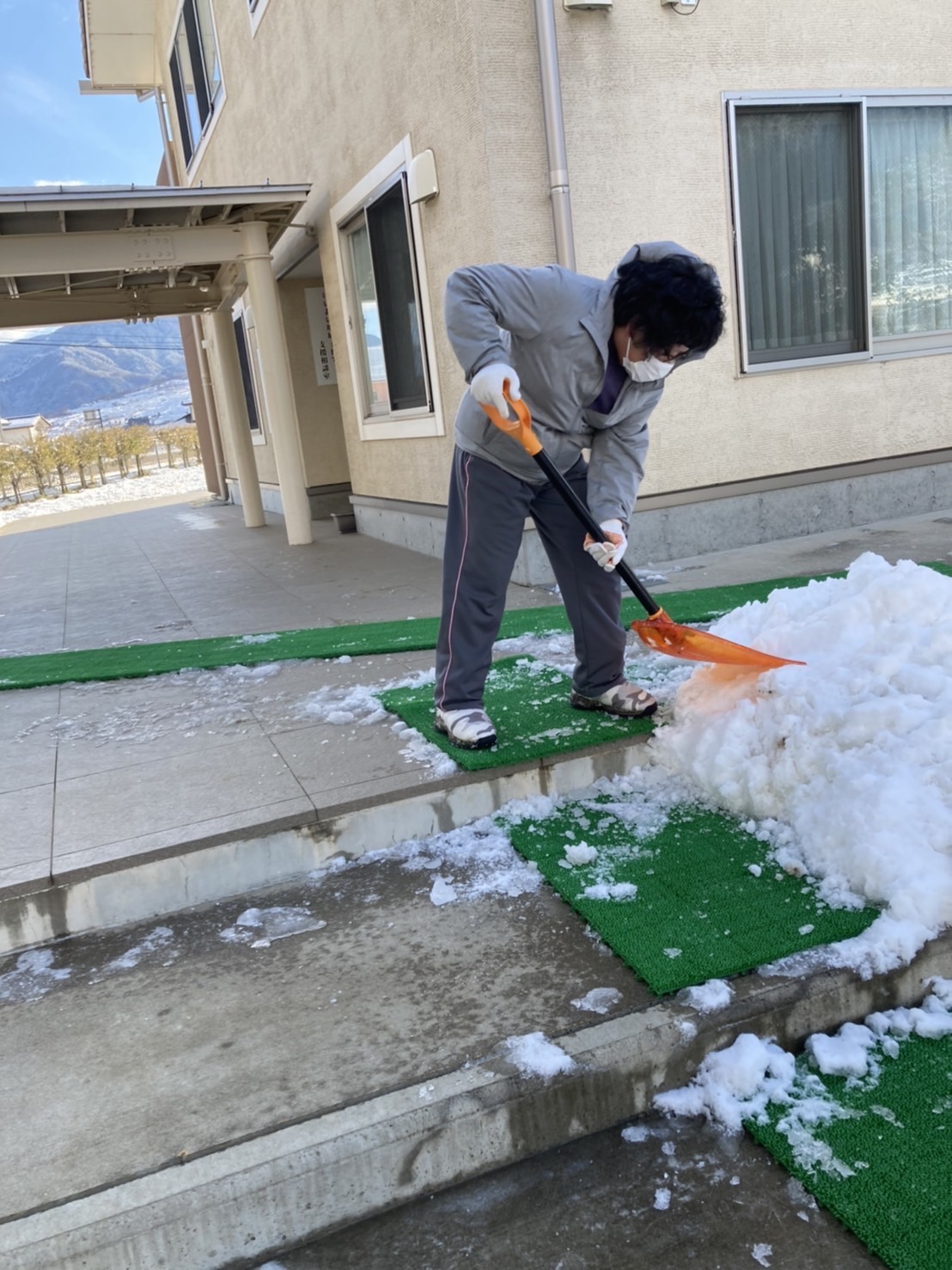 けいあい地域子育て支援相談室　雪かき